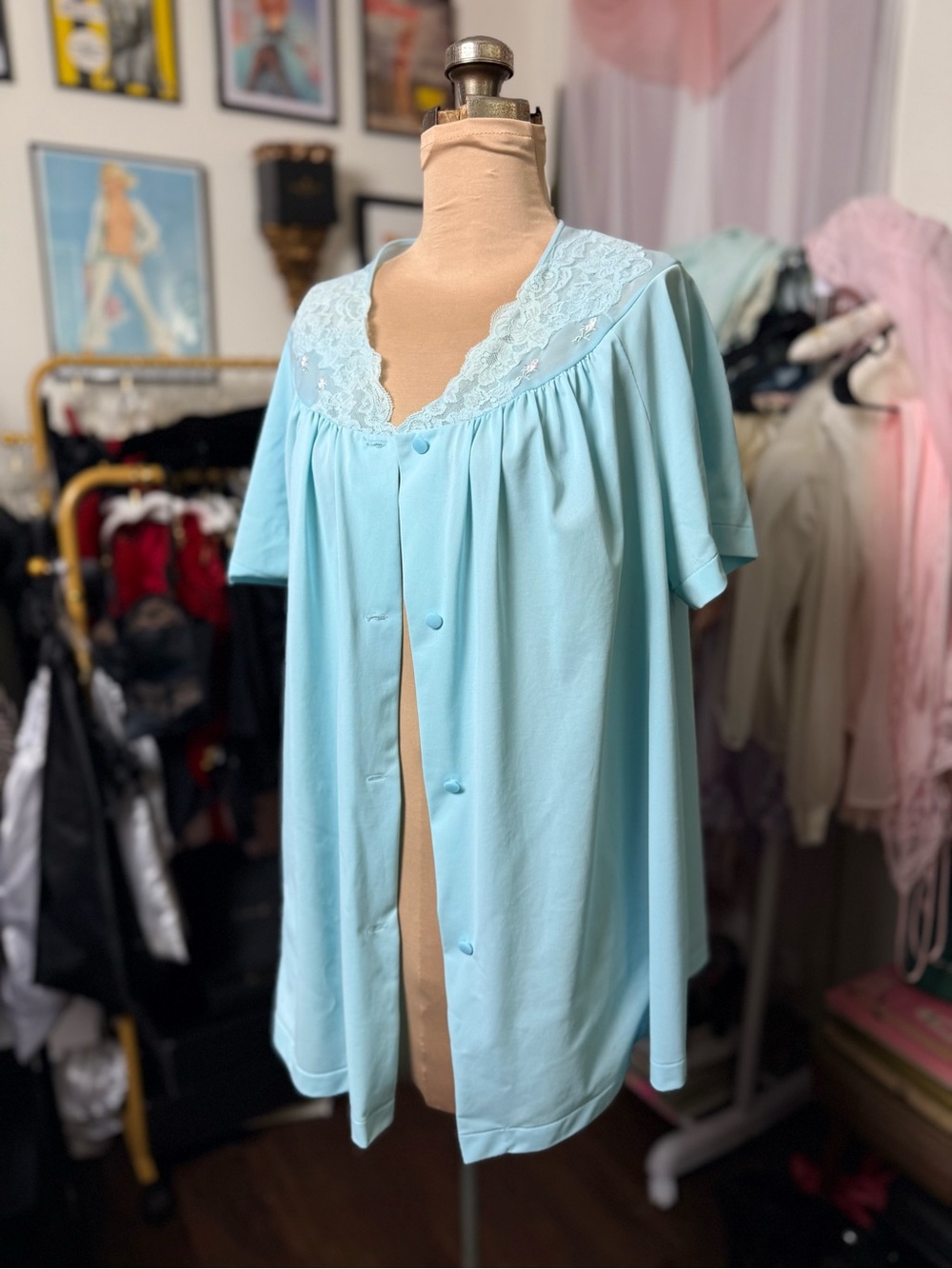 Vintage 1970’s Light Blue Lace-Trim Short Sleeve Bed Jacket